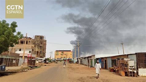 Continúan los intensos combates por tercer día consecutivo en Sudán, con ataques aéreos contra el aeropuerto de Jartum